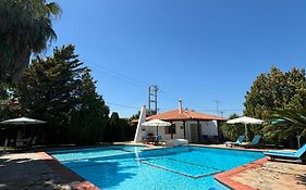 Country House With Pool And Big Garden